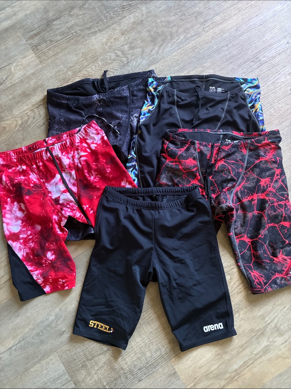 Mixed lot - size 34 men’s Black and Red Jammers